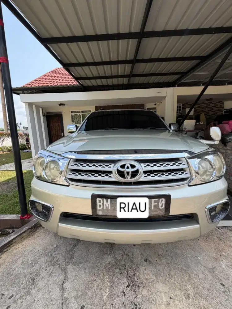 Toyota Fortuner 2010