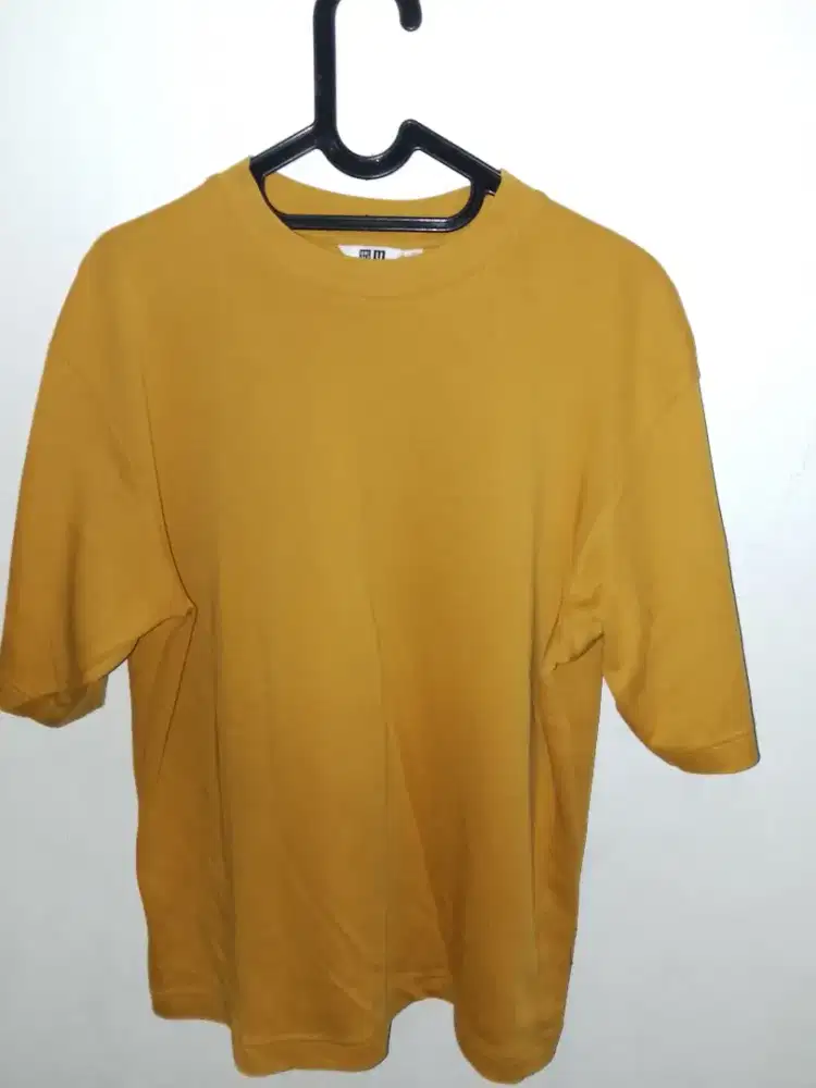 Preloved baju merk uniqlo