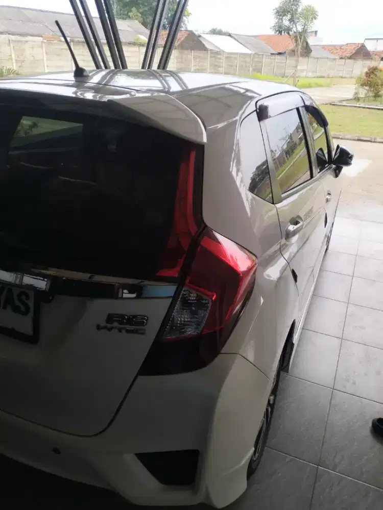 Bismillah, dijual mobil Honda Jazz GK5 RS 2016