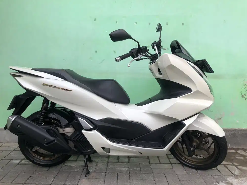 Honda PCX ABS Th.2023 putih!!