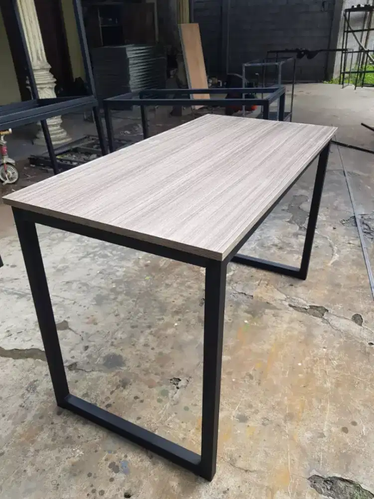 Meja permanen lapis hpl bisa cod