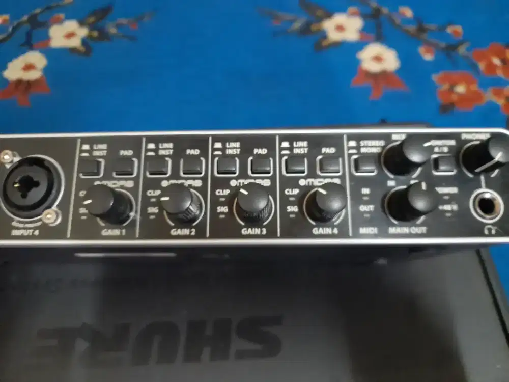 Soundcard behringer 4 chanel