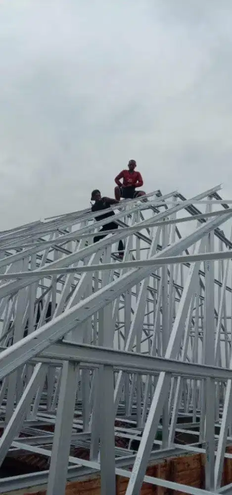 Rangka atap baja ringan