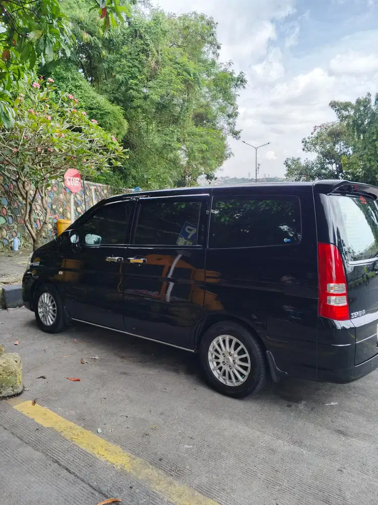 Nissan Serena 2010 Bensin