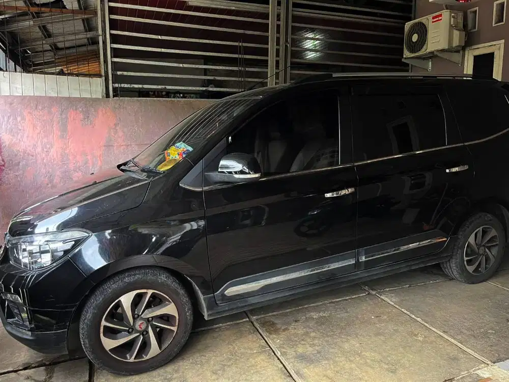 Wuling Confero s Lux + Captain seat tipe tertinggi tahun km rendah