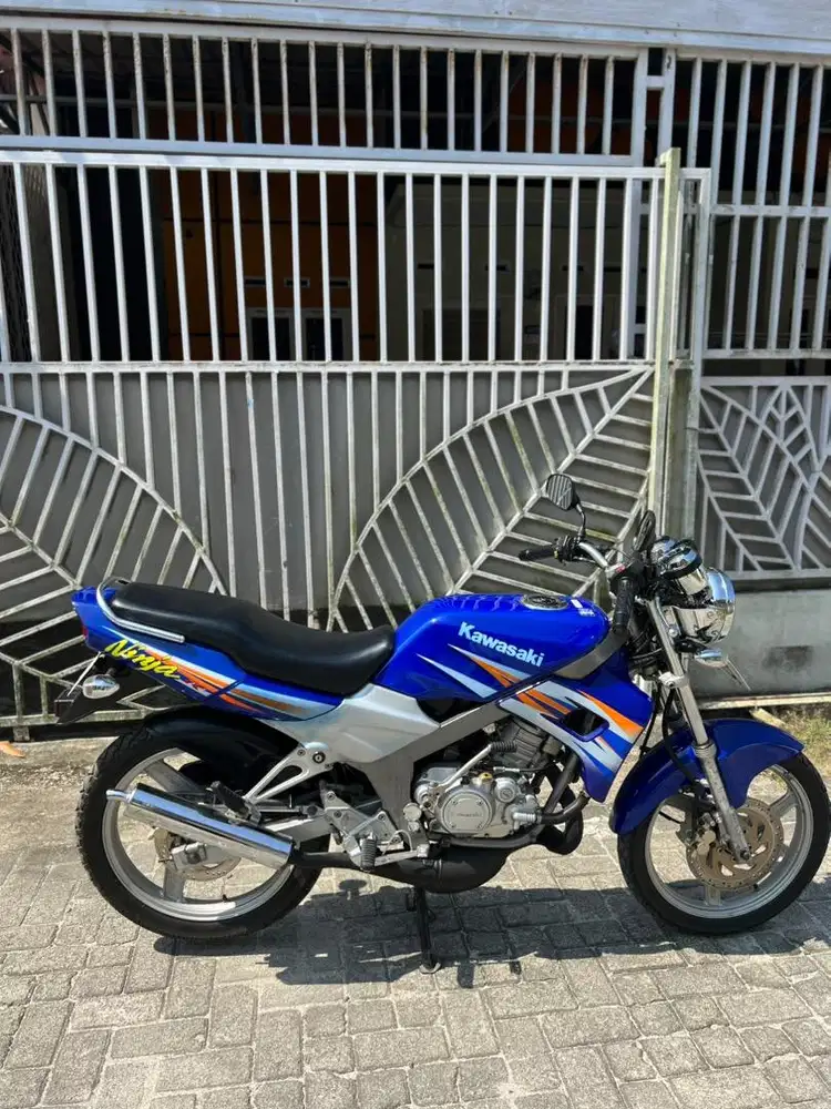 Kawasaki Ninja kis tahun 2004 Biru