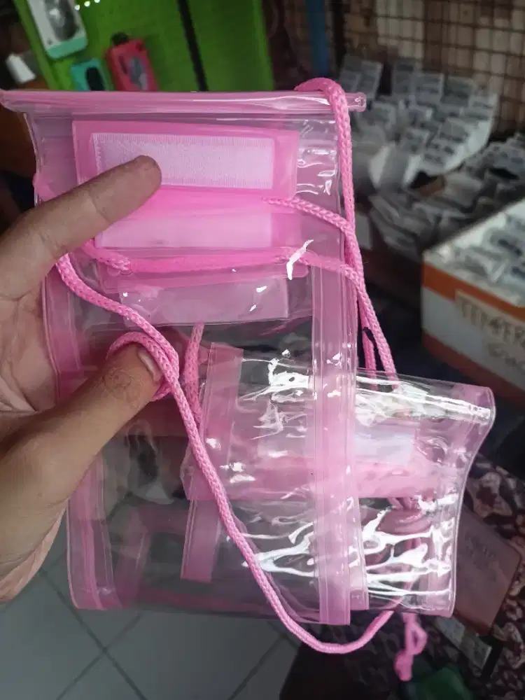 WATERPROOF GANTUNGAN HP