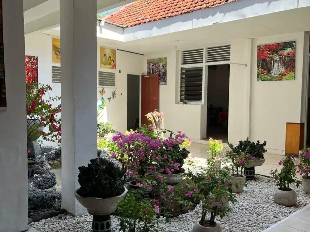 DIJUAL RUMAH USAHA SURABAYA PUSAT NOL JALAN RAYA JAKSA AGUNG SUPRAPTO