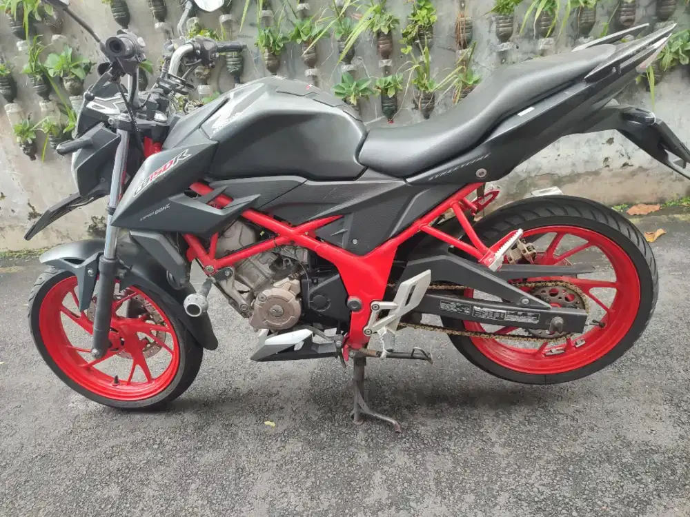Di Jual Motor CB 150R thn 2016