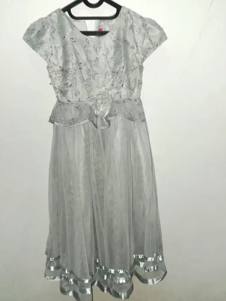 Preloved gaun pesta anak