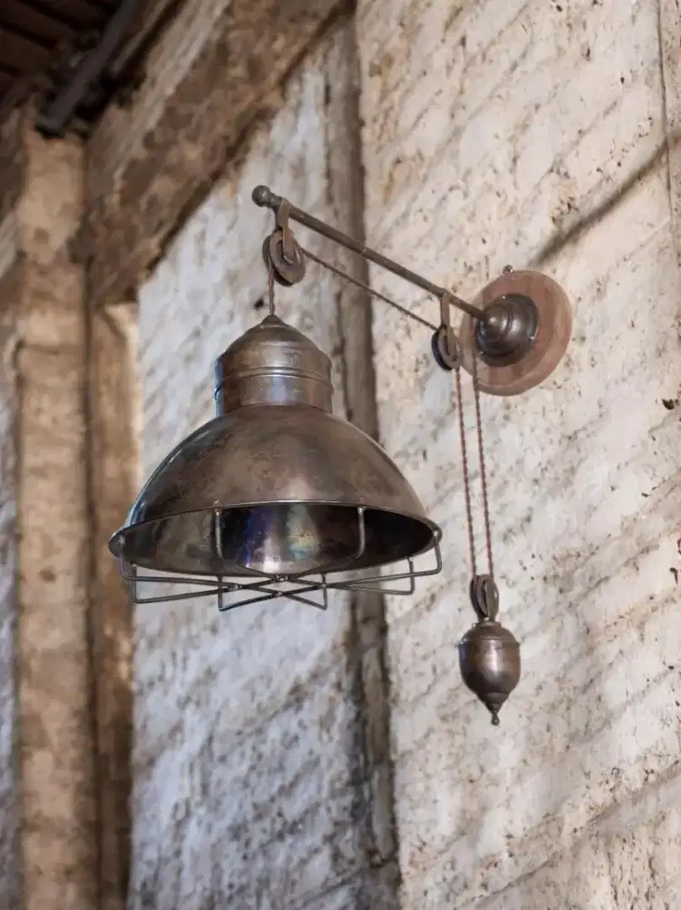 Lampu katrol industrial