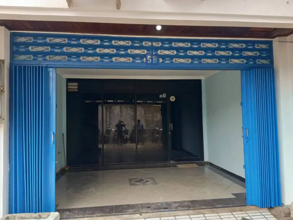 Disewakan Ruko 4.5 lantai di Veteran