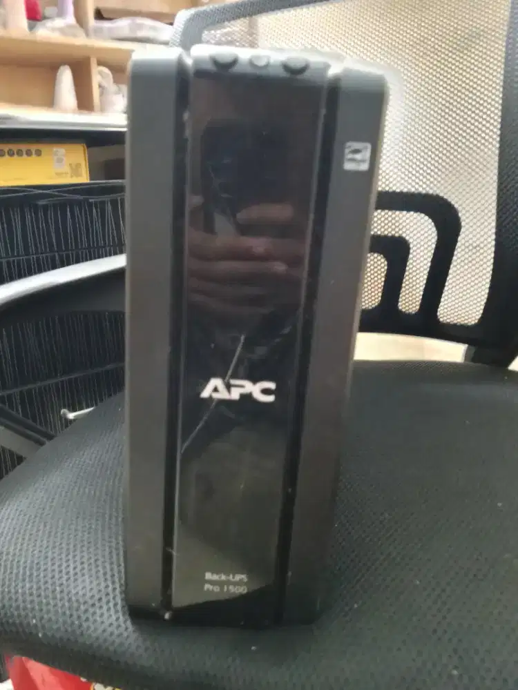 UPS APC Back-UPS Pro 1500