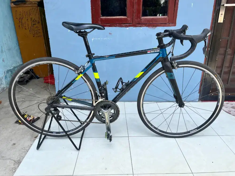 Polygon Strattos S4 2023