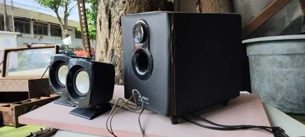 Speaker aktif F&D minus box rusak