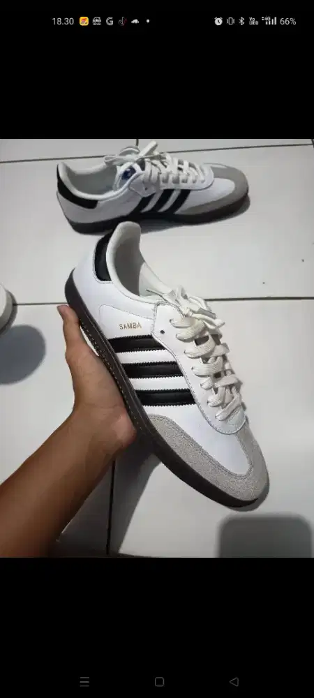 Sepatu samba masih mulus