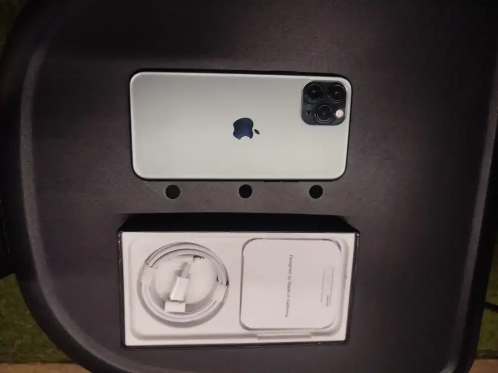 iPhone 11 pro 256gb isi dalam apple