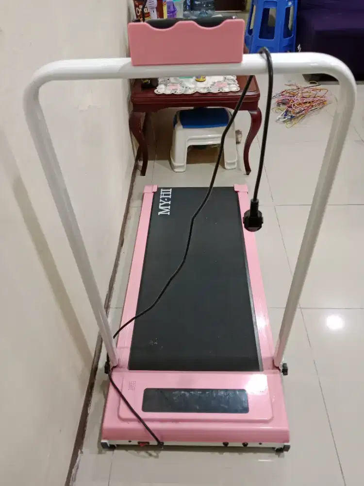 Jual treadmill second warna pink bisa nego