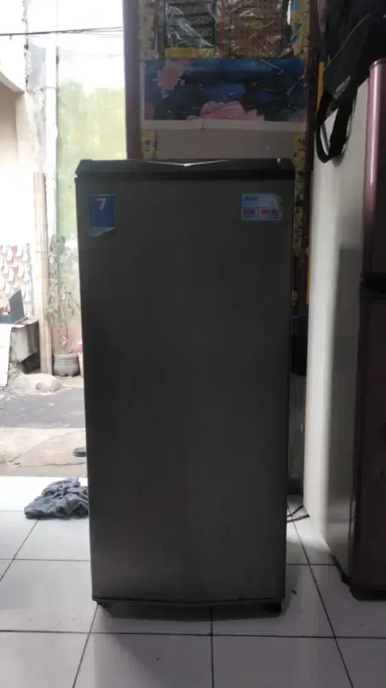 Dijual kulkas 1pintu Aqua rak lengkap beku dingin COD siap pakai