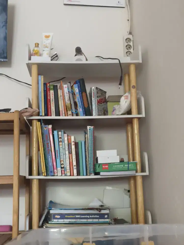 DIBUTUHKAN ART MOMONG PULANG PERGI