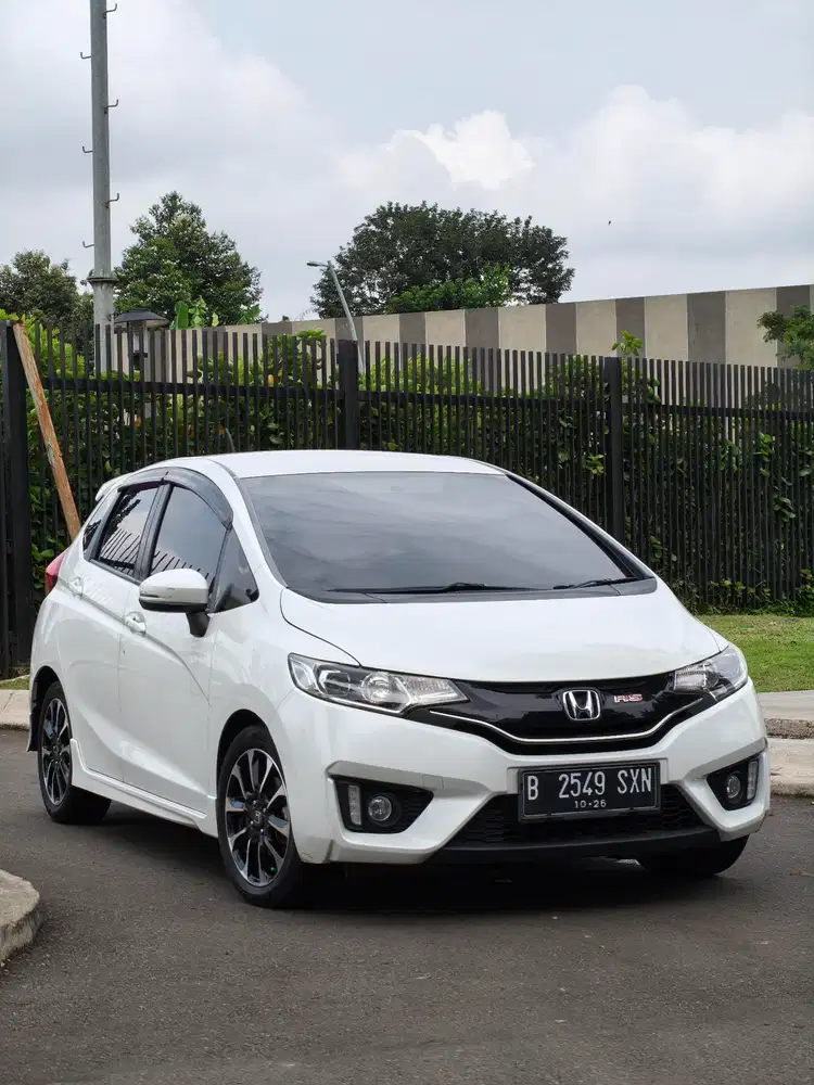 HONDA JAZZ RS 1.5 AT 2016 Low Km 60rb ,Sangat terawat Istimewa !!