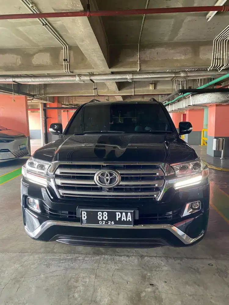 Land Cruiser VXR200 2017