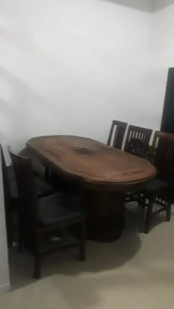 Mau pindah , truk sudah tidak muat.