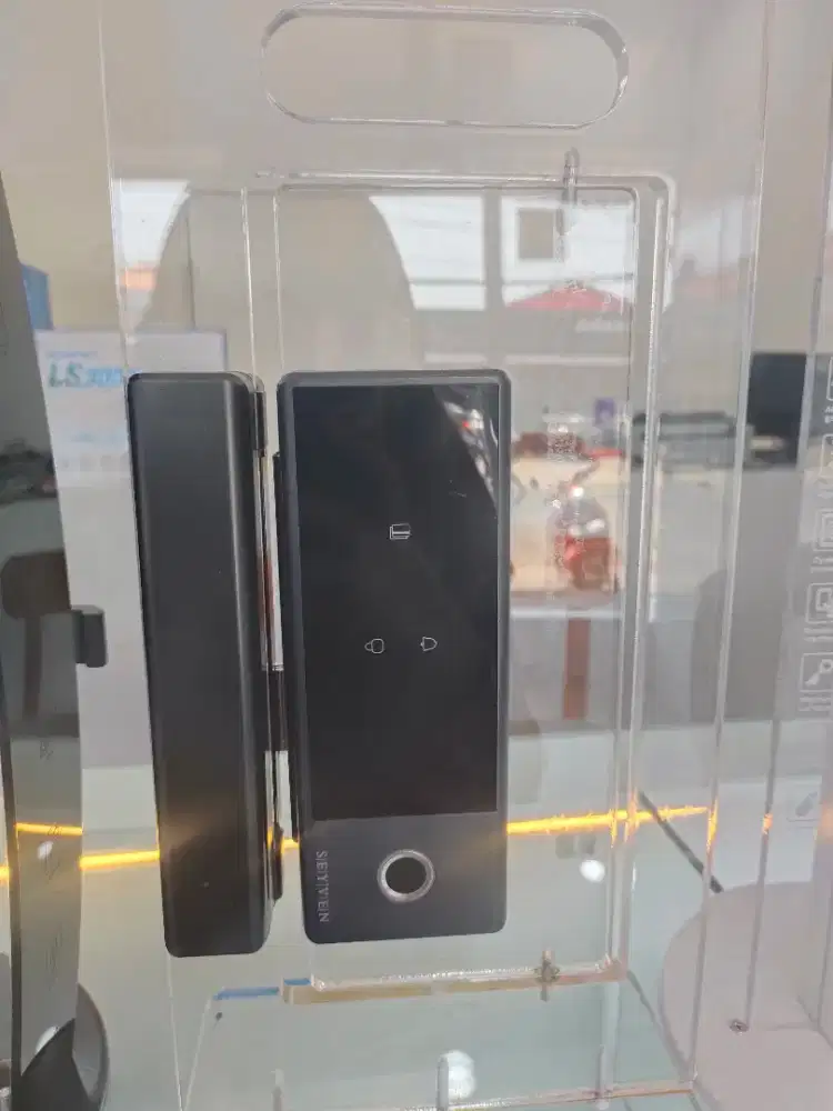 Smart Door Lock Untuk kunci pintu rumah anda