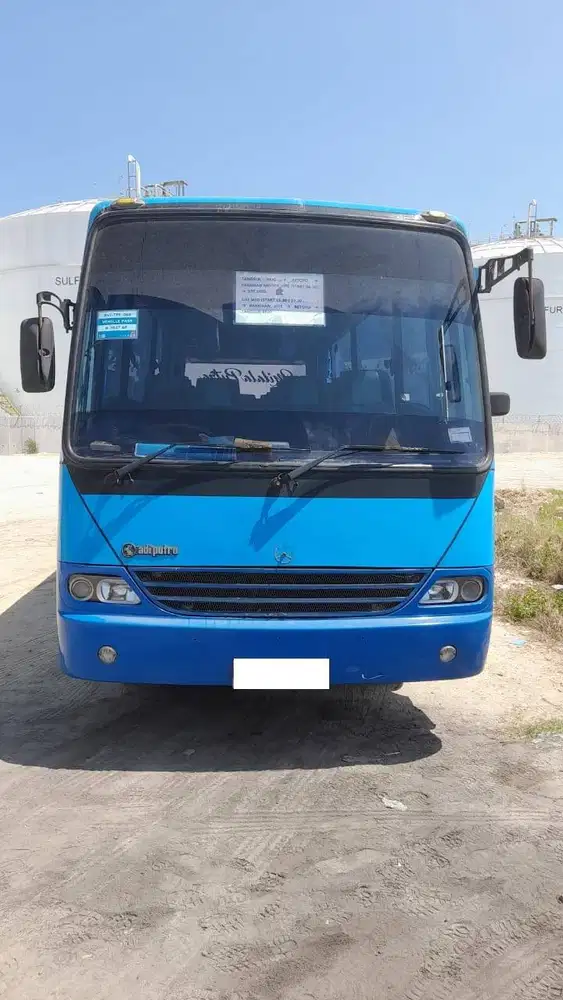 Bus Medium Jemputan Karyawan Siap Kerja