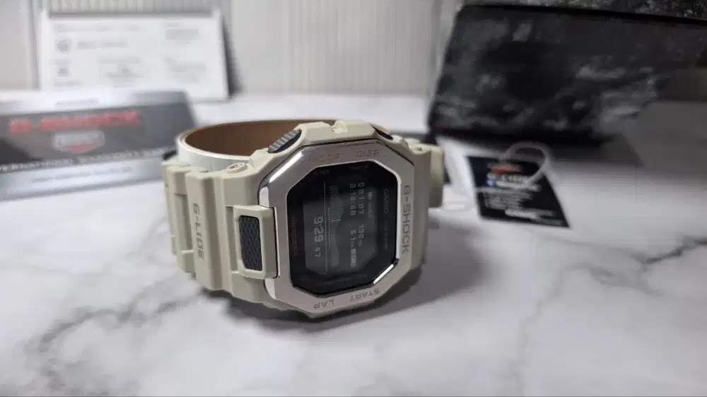 Casio G-Shock G-Lide GBX-100-8DR (dipakai sekali!!)