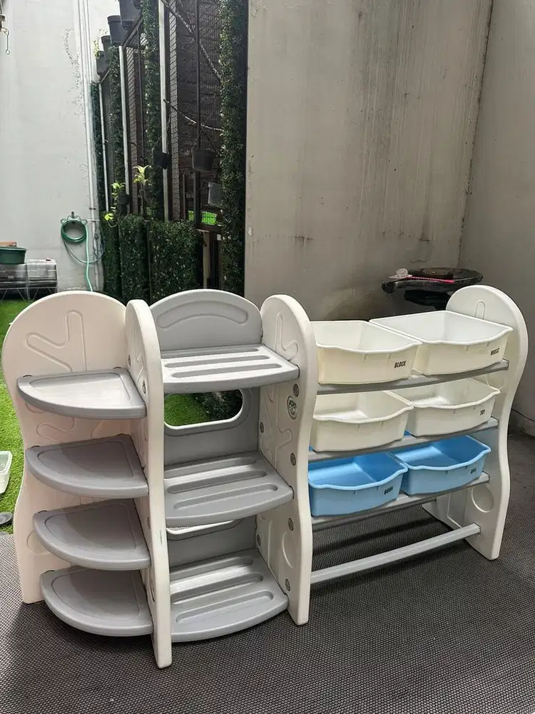 Rak mainan multifungsi