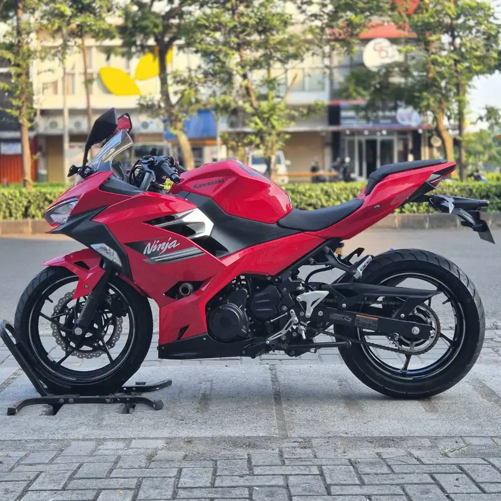 KAWASAKI NEW NINJA 250 FI 2022 MERAH KM 3K PAJAK ON SIAP NGEBUT