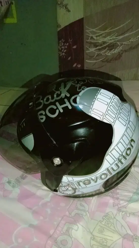 helm bekas berasa baru