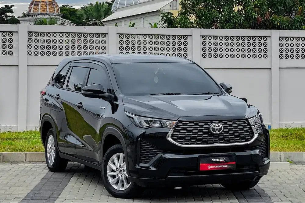 Toyota Kijang Innova Zenix 2.0G 2.0 G HV Hybrid CVT Matic 2025 Hitam