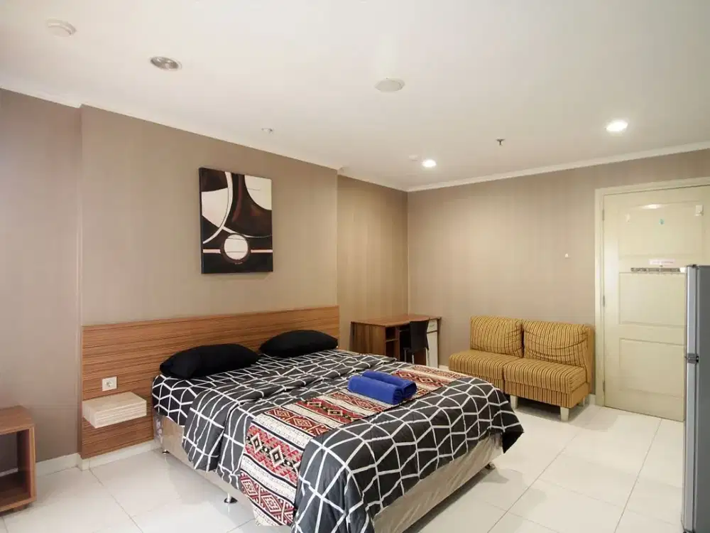 DISEWA APARTEMEN STUDIO DI CITY HOME MOI KELAPA GADING TOWER SANTAQ MONICA BAY LT TINGGI