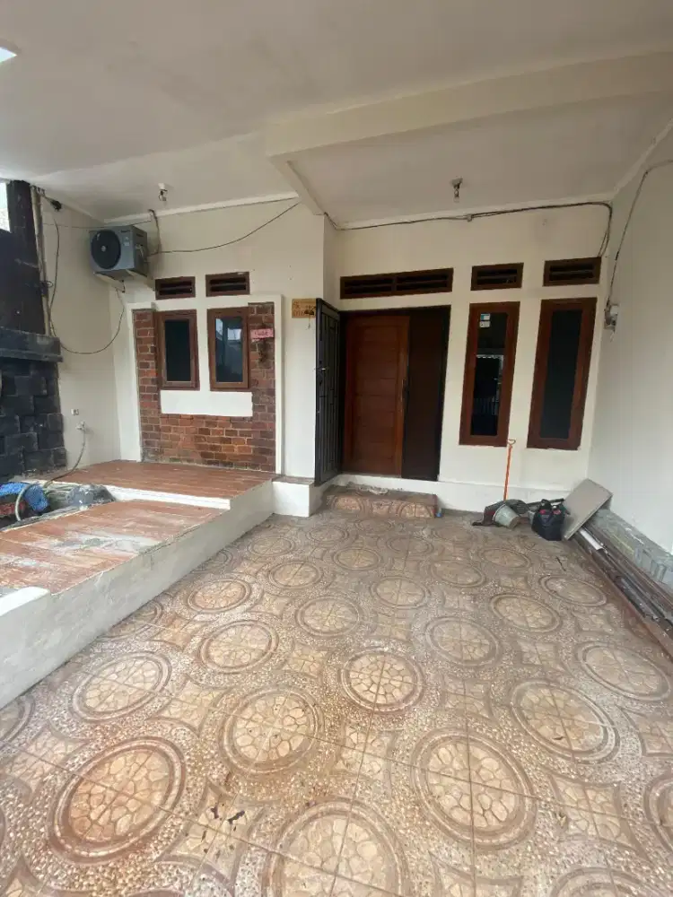 Sewa Rumah Kontrakan Murah Strategis di Komplek Vila Dago Tol Ciputat.