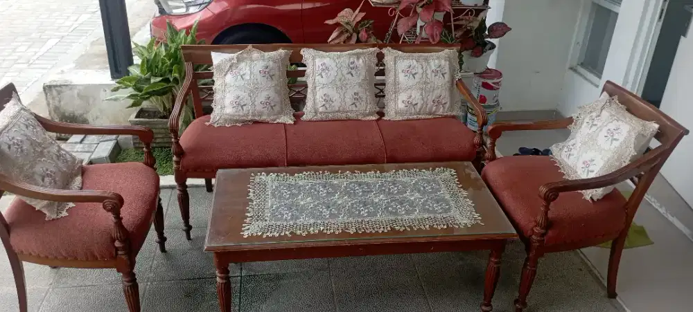 Preloved Kursi Meja Tamu

Dijual 1 set