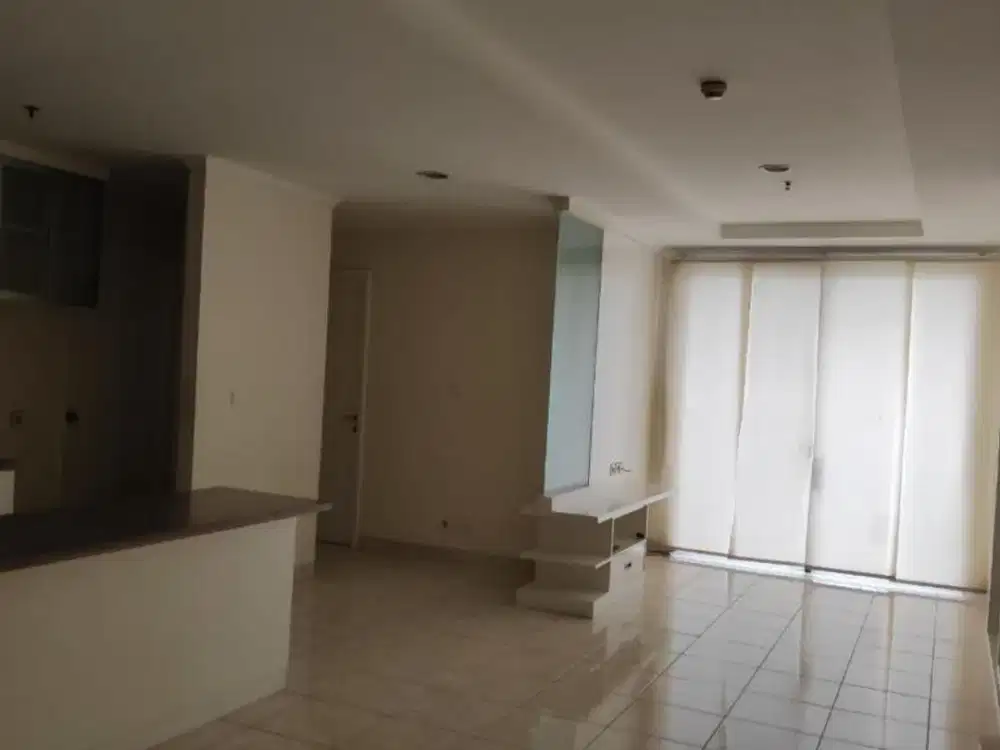 DISEWA APARTEMEN FRENCH WALK TOWER LYON GARDEN LANTAI PH HADAP ARTHA GADING