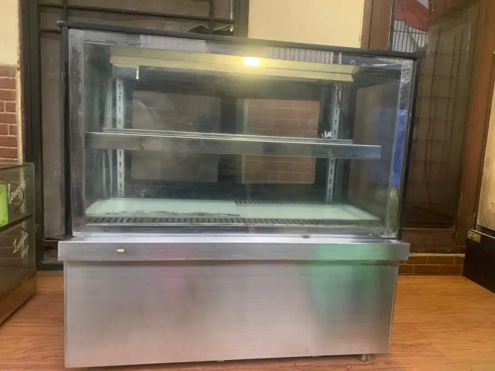 Show Case untuk Pastries,Buah dam minuman