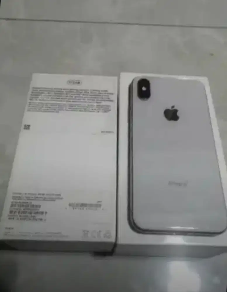 Dijual Cepat Iphone X / 256GB Wrn putih mulus komplit