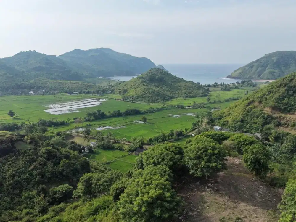 Tanah hill mawun view laut dekat Kuta Mandalika