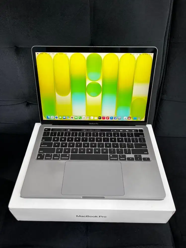 MacBook Pro M1 2020 13inch 8/256GB Second Fullset