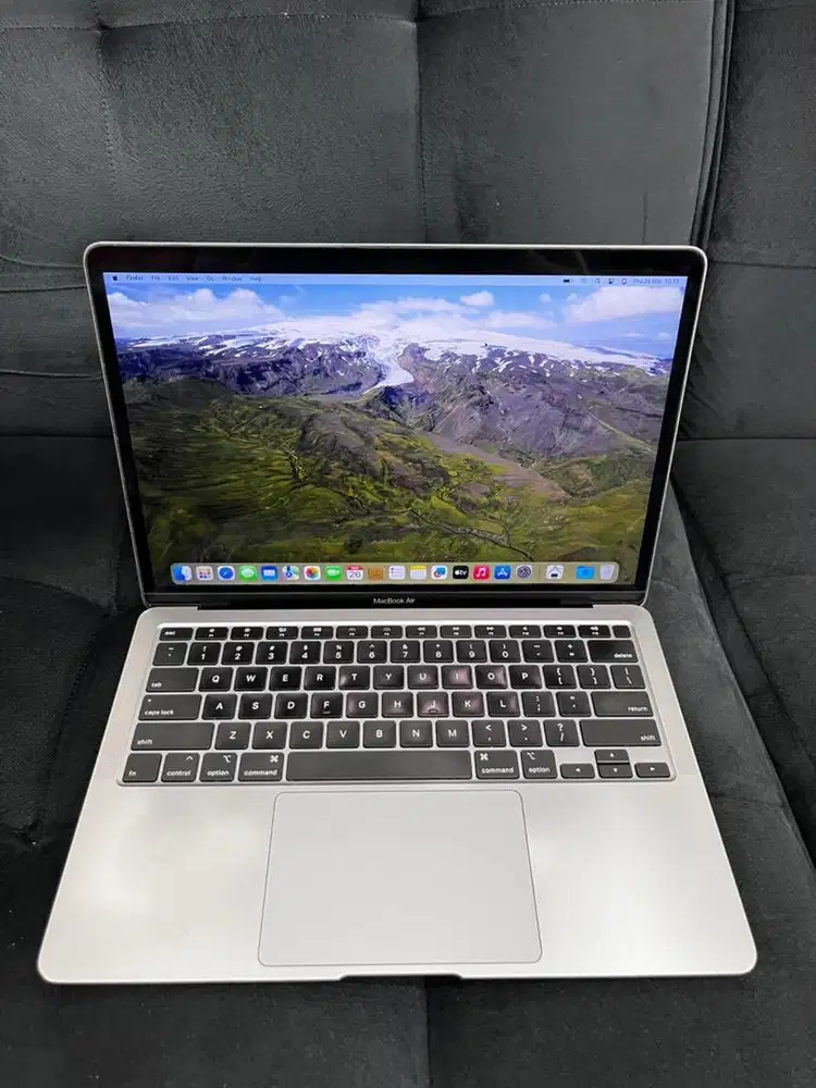 MacBook Air 2020 13inch 8/256GB i3 Second