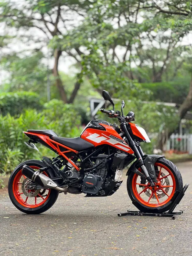 KTM DUKE 250 NON ABS 2017 ORANGE KM RENDAH PAJAK PANJANG SIAP GAS JAUH