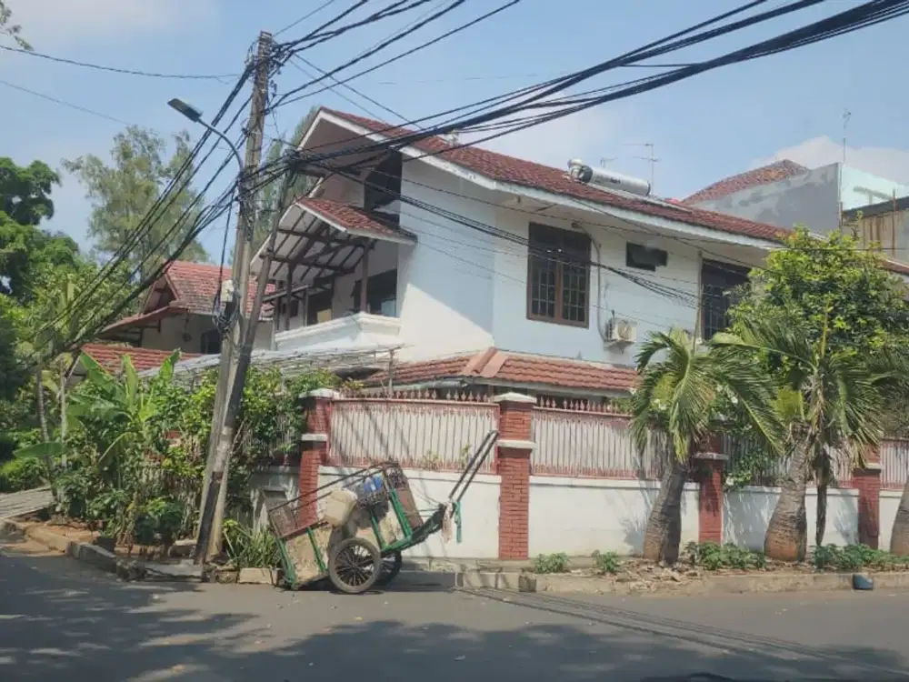 Rumah Kelapa Gading Hoek Lokasi Strategis