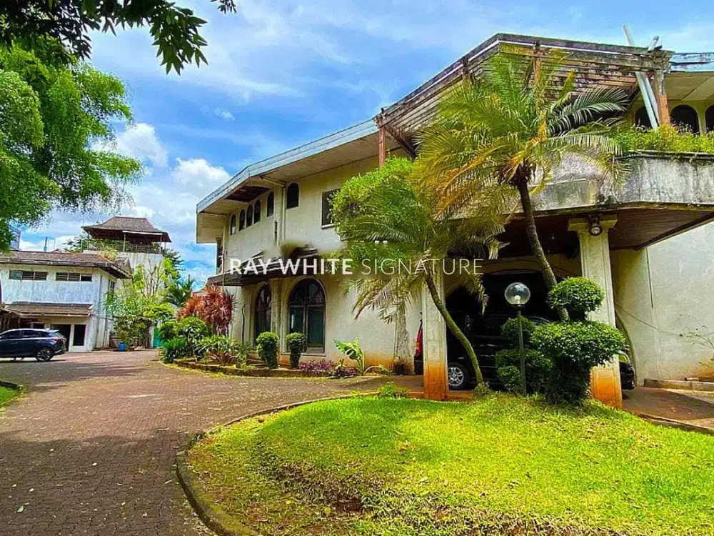 Rumah Klasik dengan Lokasi Strategis di Jl. Bangka Raya Cocok Untuk Bisnis