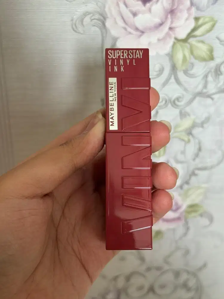 DIJUAL MAYBELINE SUPERSTAY VINYL INK SHADE IRRESISTIBLE (62)