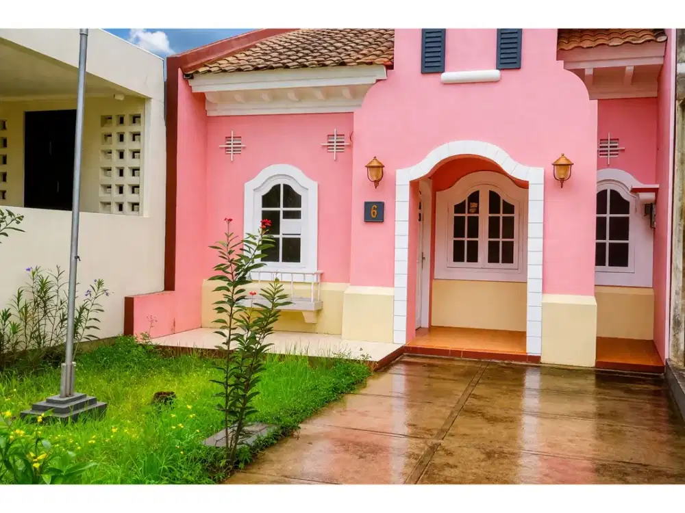 DIJUAL RUMAH DENGAN 2 SISI TAMPAK DEPAN DAN BELAKANG SIAP HUNI DI CASABLANCA SENTUL CITY SSR1013