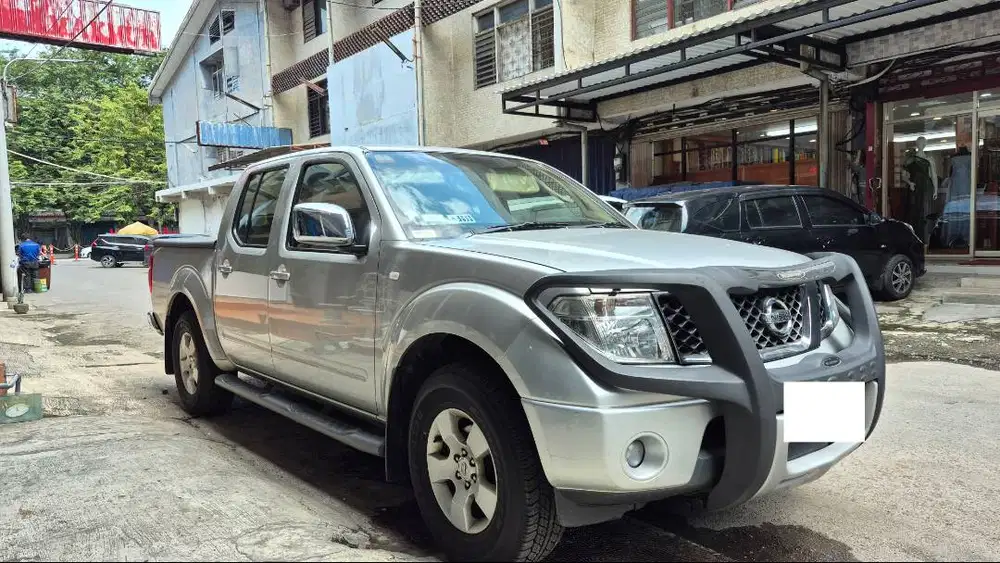 Nissan Frontier Navara LE 2.5L AT Super Low KM 77Rb