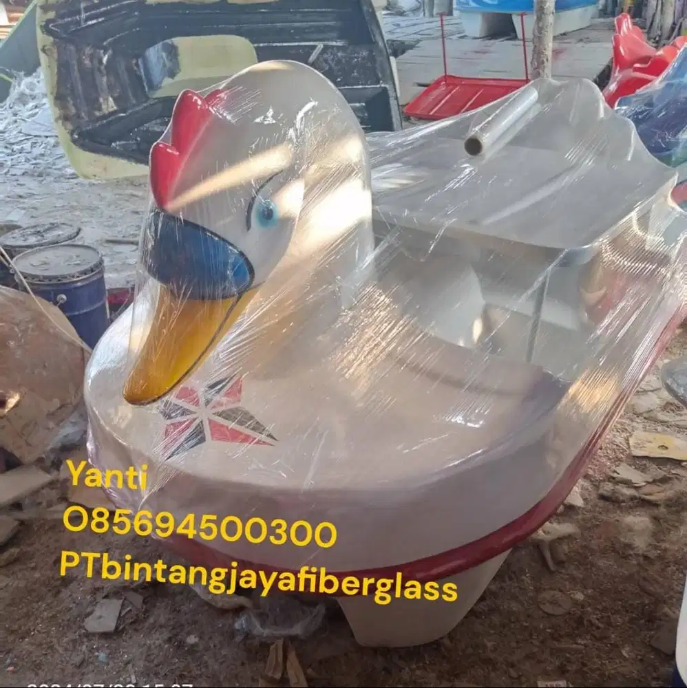 sepeda air angsa mini,perahu wisata danau wisata danau,bebek bebekan
